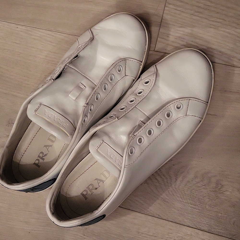 White prada leather shoes size 37.5 ladies